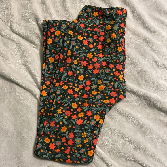 Lularoe legging bundle! Buttery soft and super comfy. - Picture 5 of 7
